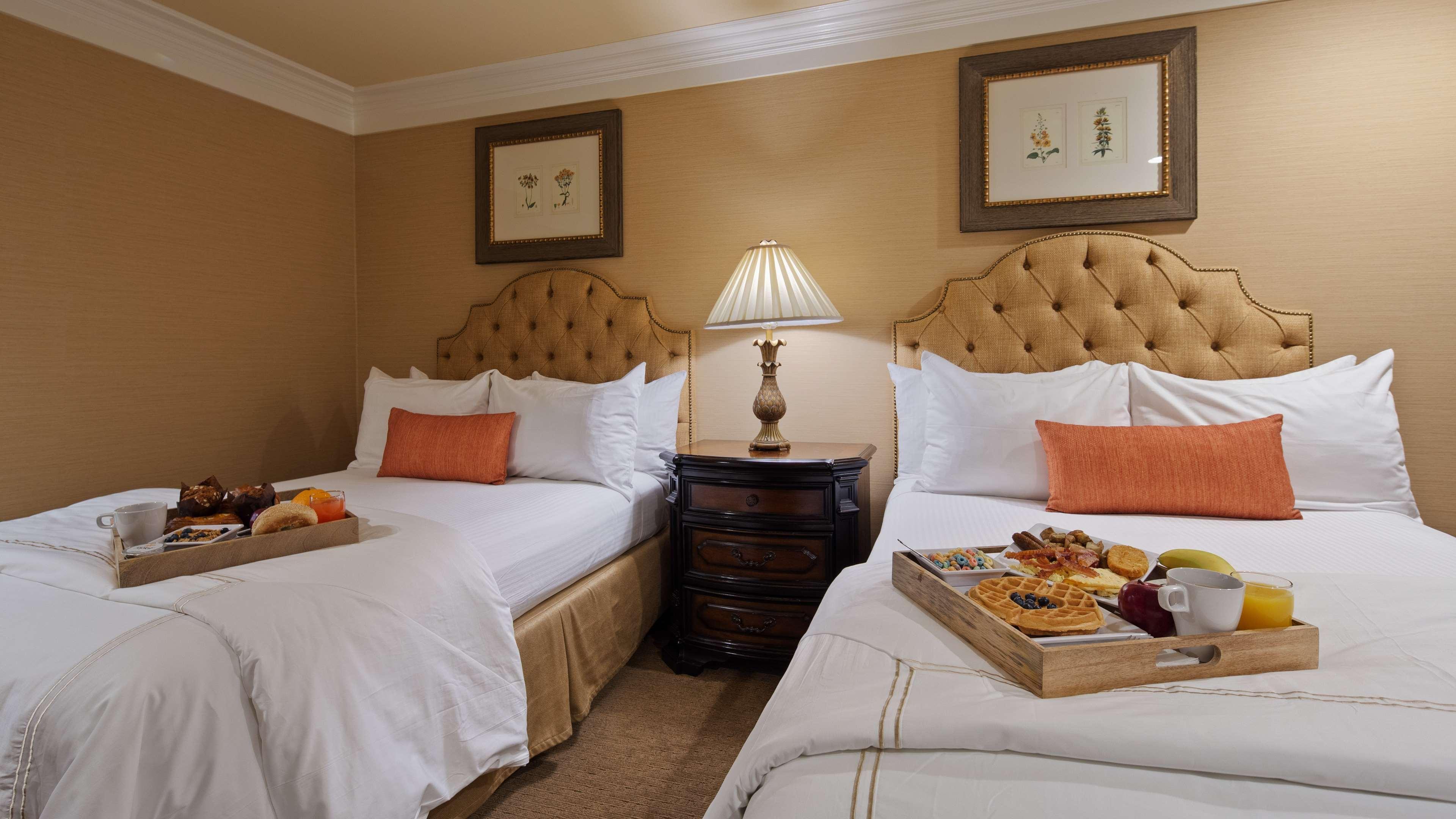 Western Sunset Plaza Hotel 4*