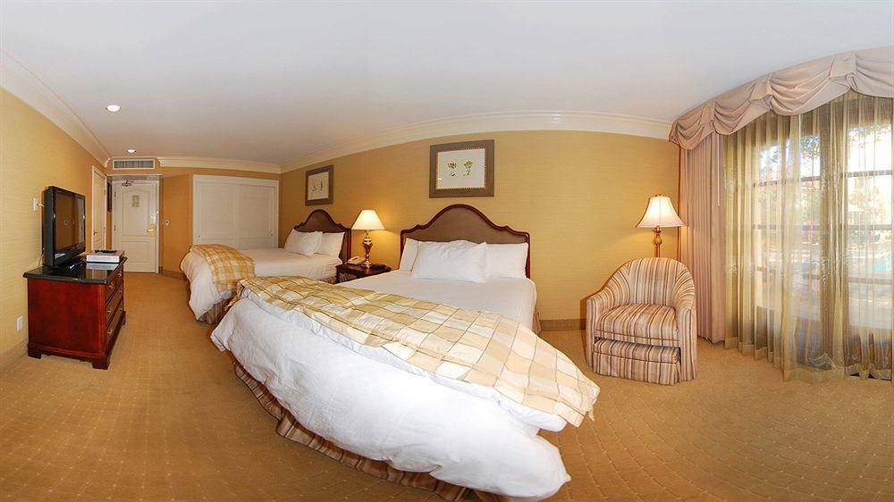 Western Sunset Plaza 4*