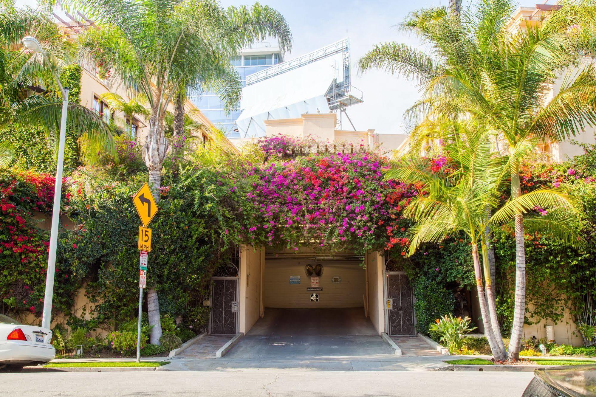 Western Sunset Plaza 4*