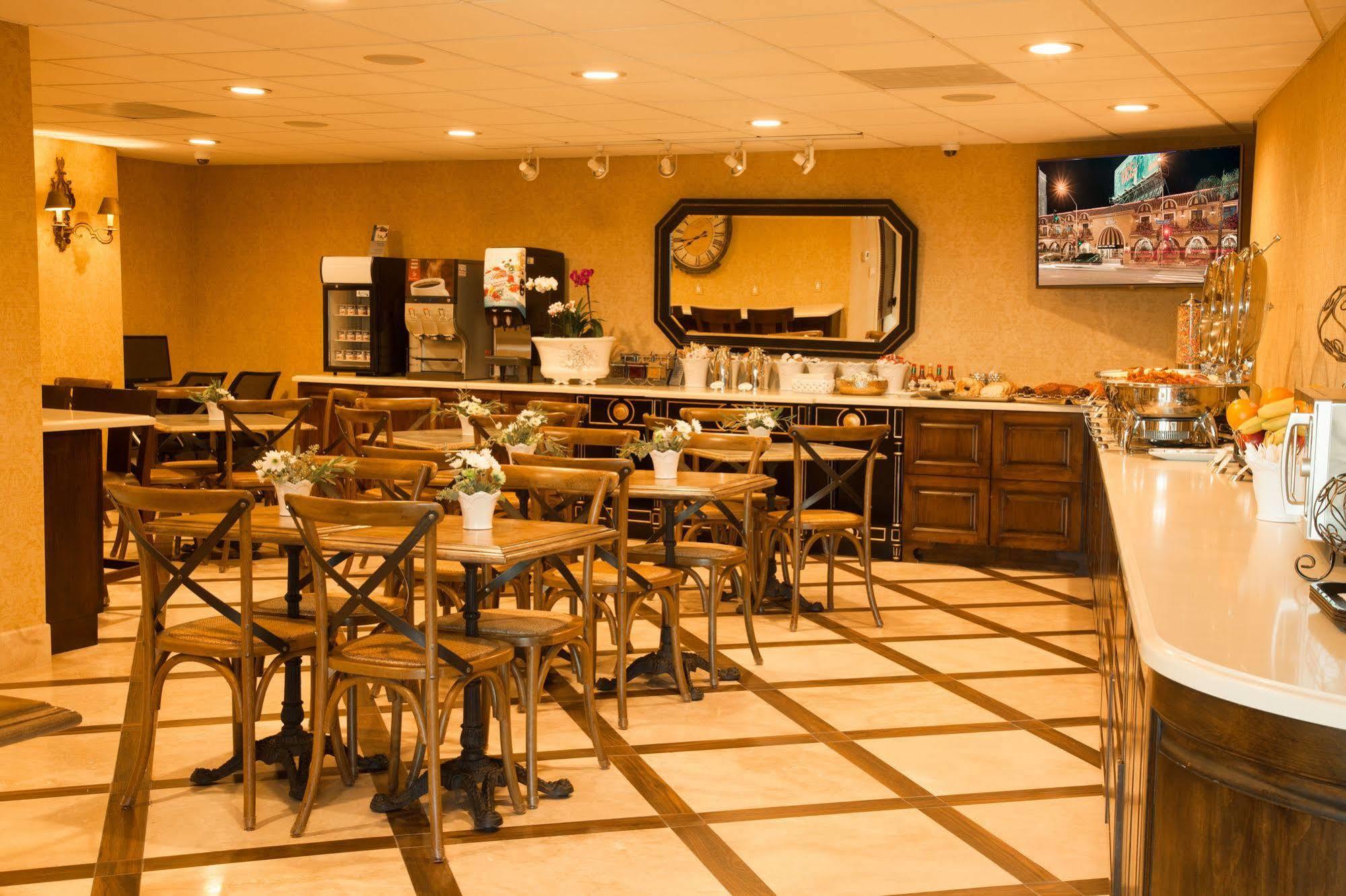 Western Sunset Plaza Hotel 4*