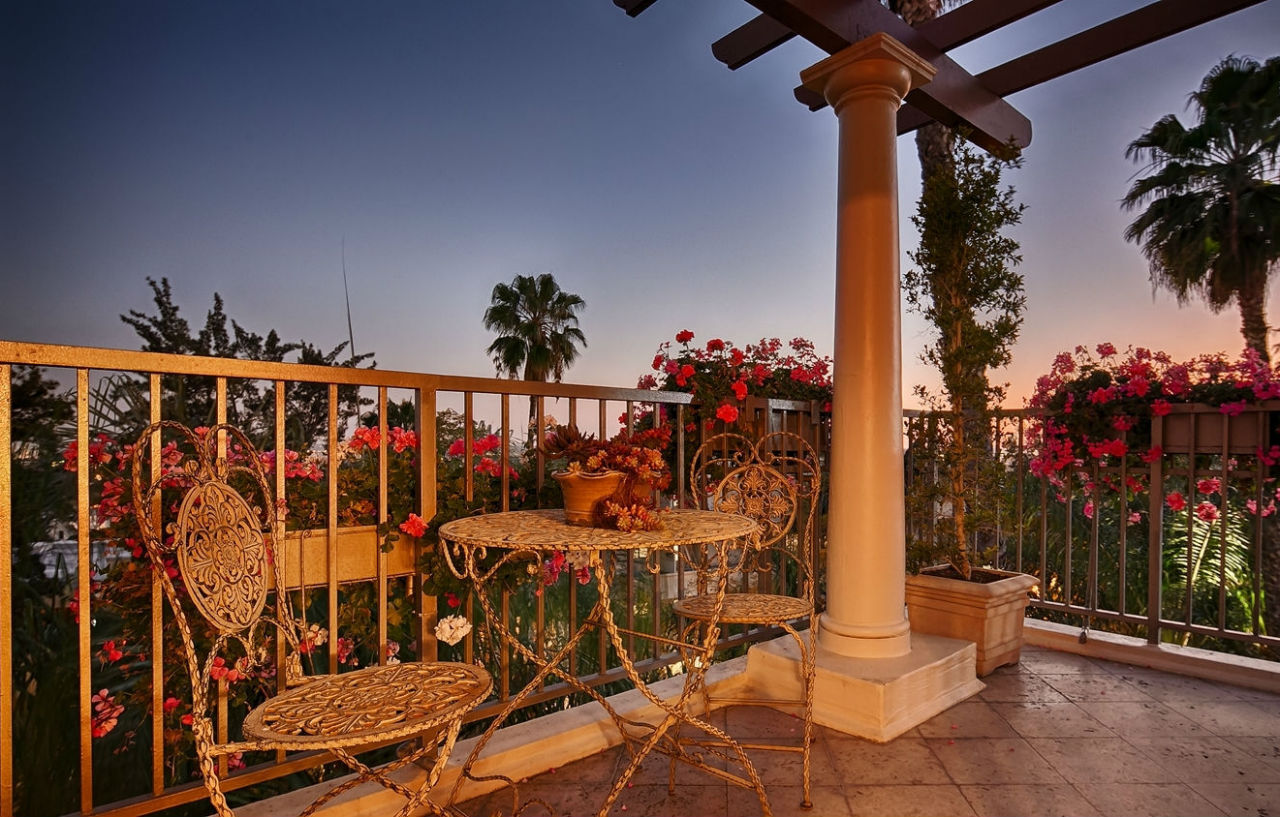 Western Sunset Plaza Hotel 4*